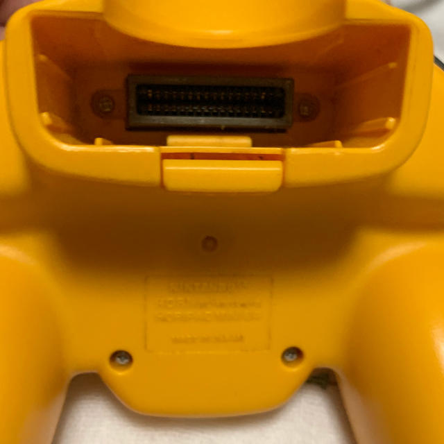 NINTENDO 64(ニンテンドウ64)のニンテンドー 64 コントローラー ミニ イエロー ホリパッド エンタメ/ホビーのゲームソフト/ゲーム機本体(家庭用ゲーム機本体)の商品写真