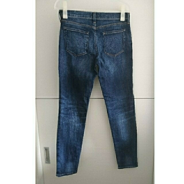 23区(ニジュウサンク)の23区DENIM テーパードスキニーデニムパンツ 40サイズ レディースのパンツ(デニム/ジーンズ)の商品写真