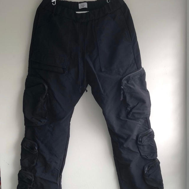 Travis Scott 着用 whoisjacov cargo pants