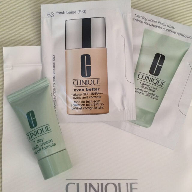 CLINIQUE(クリニーク)のクリニーク2点セット&おまけ付!! コスメ/美容のボディケア(制汗/デオドラント剤)の商品写真