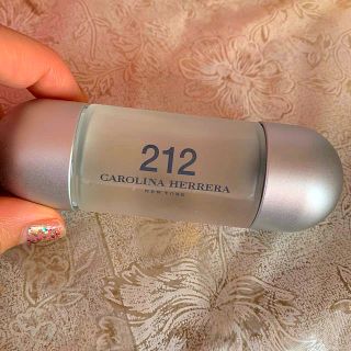 キャロライナヘレナ(CAROLINA HERRERA)のキャロライナ ヘレラ 212(香水(女性用))