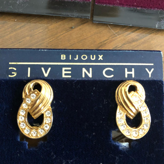 GIVENCHY(ジバンシィ)のジバンシー、アンネケリー イヤリング バラ売りOK☆ レディースのアクセサリー(イヤリング)の商品写真