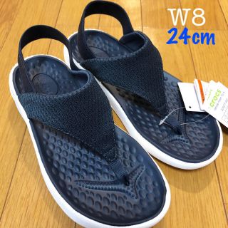 クロックス(crocs)の新品 クロックス ライトライド メッシュフリップ W8 24.5cm 24 紺(サンダル)