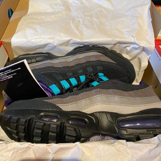 NIKE(ナイキ)のNIKE AIR MAX 95 LV8 Grape Reverse メンズの靴/シューズ(スニーカー)の商品写真