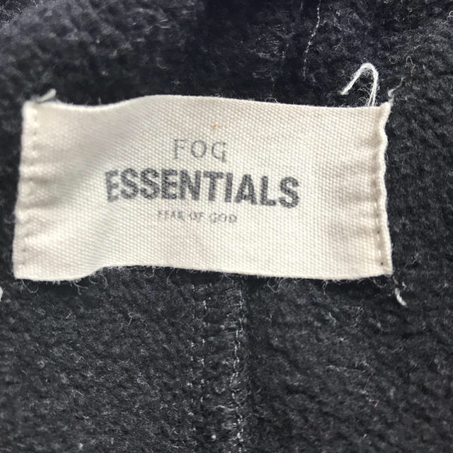 FEAR OF GOD(フィアオブゴッド)のfog essentials スウェットハーフパンツ L メンズのパンツ(ショートパンツ)の商品写真