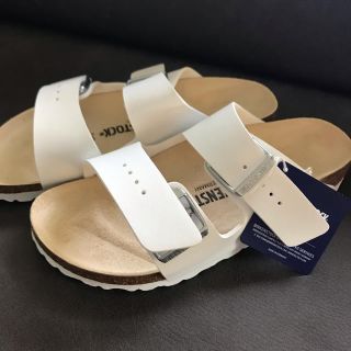 ビルケンシュトック(BIRKENSTOCK)の新品タグ 付 ビルケンシュトック  サンダル ホワイト 37(サンダル)