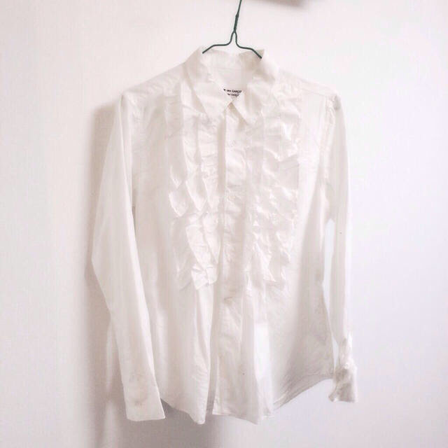 コムデギャルソンの白フリルシャツ | フリマアプリ ラクマ