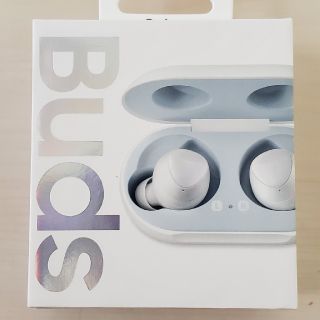 ギャラクシー(Galaxy)のgalaxy buds ホワイト　新品(ヘッドフォン/イヤフォン)