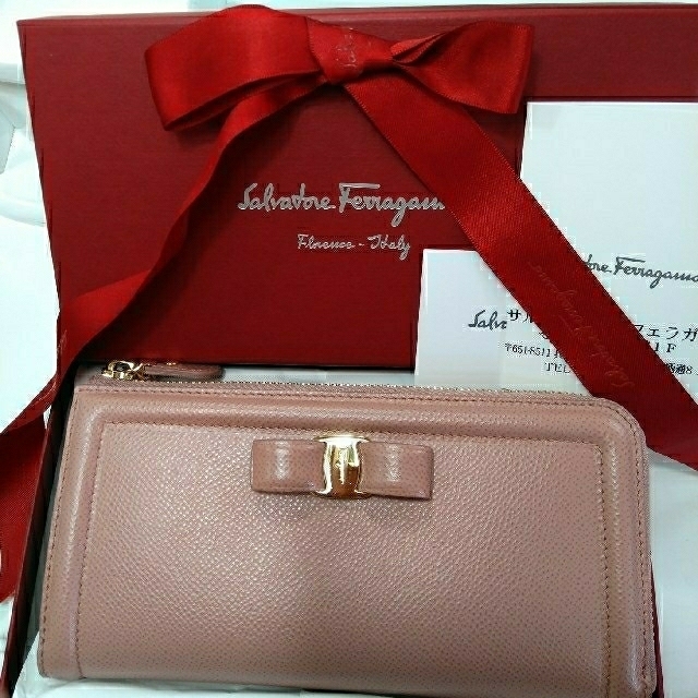 最終価格新品8万Salvatore Ferragamo長財布