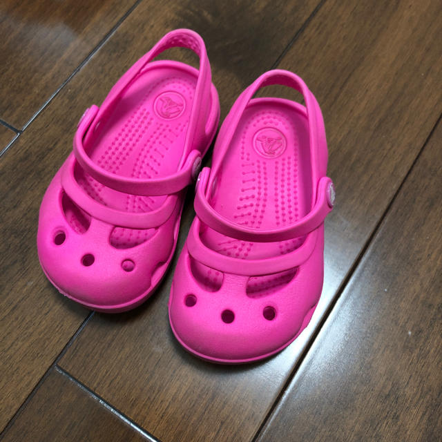 crocs(クロックス)のクロックス キッズ/ベビー/マタニティのベビー靴/シューズ(~14cm)(サンダル)の商品写真