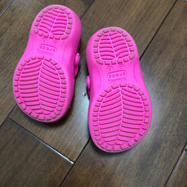 crocs(クロックス)のクロックス キッズ/ベビー/マタニティのベビー靴/シューズ(~14cm)(サンダル)の商品写真