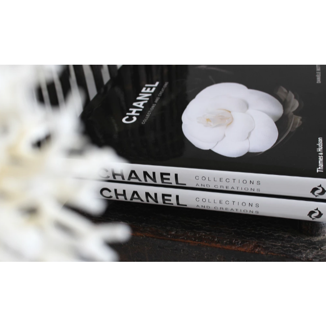 CHANEL(シャネル)の【CHANEL】ハードカバーブック 洋書 インテリア エンタメ/ホビーの本(洋書)の商品写真