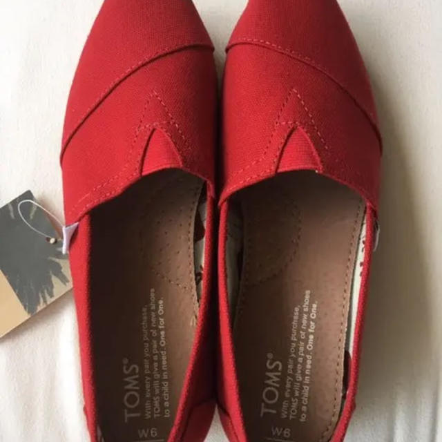 新品未使用 TOMS スリッポン レディースの靴/シューズ(スリッポン/モカシン)の商品写真