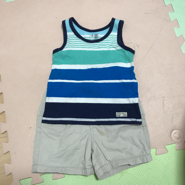 babyGAP(ベビーギャップ)のBabyGAP☆タンクトップ&ハーフパンツ キッズ/ベビー/マタニティのキッズ服男の子用(90cm~)(Tシャツ/カットソー)の商品写真