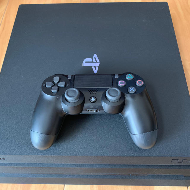 PlayStation4 Pro CUH-7000B B01 PS4