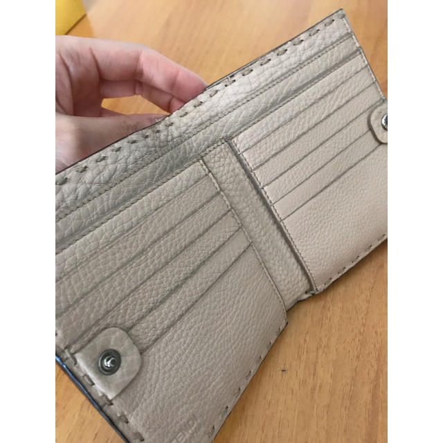 FENDI ベージュレザー財布