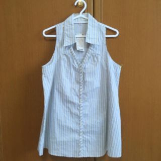 ユニクロ(UNIQLO)のユニクロ新品タグつき❤️夏  ノースリーブ  M(シャツ/ブラウス(半袖/袖なし))