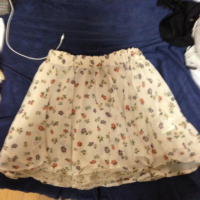 mysty woman(ミスティウーマン)の花柄スカート レディースのスカート(ミニスカート)の商品写真