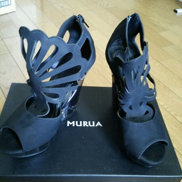 MURUA(ムルーア)のムルーア／バタフライサンダル レディースの靴/シューズ(サンダル)の商品写真