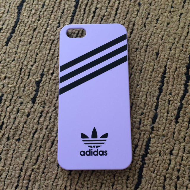 adidas(アディダス)のiPhone5/5s ケース スマホ/家電/カメラのスマホアクセサリー(モバイルケース/カバー)の商品写真