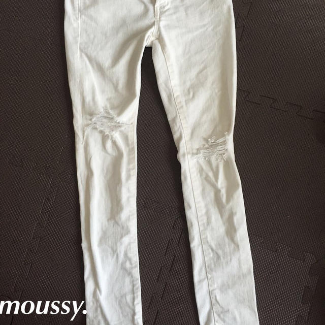 moussy(マウジー)のmoussy ホワイトクラッシュデニム レディースのパンツ(デニム/ジーンズ)の商品写真