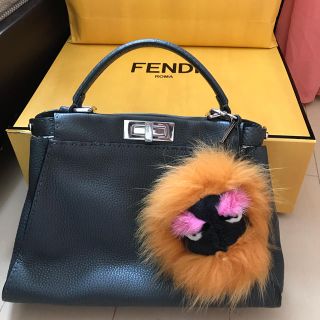 フェンディ(FENDI)の美品 FENDI ピーカブー セレリア モンスターチャーム付き(ハンドバッグ)