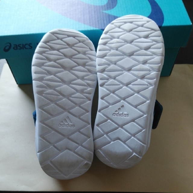 adidas(アディダス)の【専用】サンダル アディダス スニーカー キッズ/ベビー/マタニティのベビー靴/シューズ(~14cm)(サンダル)の商品写真