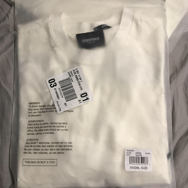 FEAR OF GOD(フィアオブゴッド)のEssentials Boxy T-Shirt XXSサイズ 白 メンズのトップス(Tシャツ/カットソー(半袖/袖なし))の商品写真