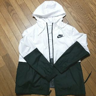 ナイキ(NIKE)のNIKE ウインドブレーカー(ナイロンジャケット)