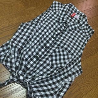 エイチアンドエム(H&M)のH&M 前縛りチェックシャツ(シャツ/ブラウス(半袖/袖なし))