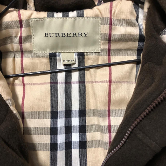 BURBERRY(バーバリー)のBURBERRY ブラウンダッフルコート キッズ/ベビー/マタニティのキッズ服女の子用(90cm~)(コート)の商品写真