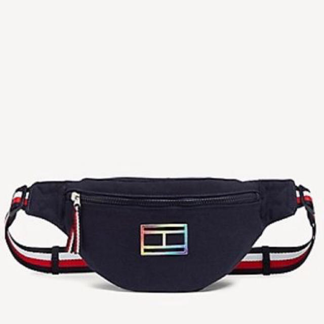 TOMMY HILFIGER(トミーヒルフィガー)のトミーヒルフィガー  ウエストポーチ 新作！専用 レディースのファッション小物(ポーチ)の商品写真