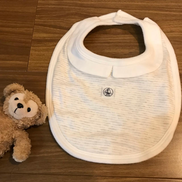 PETIT BATEAU(プチバトー)の新品*衿つきスタイ キッズ/ベビー/マタニティのこども用ファッション小物(ベビースタイ/よだれかけ)の商品写真