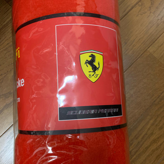 Ferrari(フェラーリ)のフェラーリ fleecedecke キッズ/ベビー/マタニティの寝具/家具(タオルケット)の商品写真