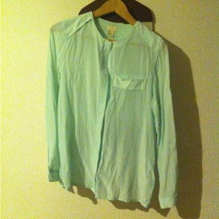 エイチアンドエム(H&M)のH&Mミントカラーシルクシャツ(シャツ/ブラウス(長袖/七分))