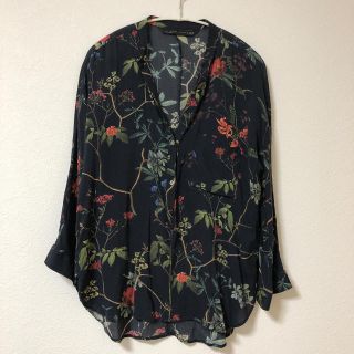 ザラ(ZARA)の【専用です】ZARA ボタニカル柄 ブラウス ネイビー(シャツ/ブラウス(長袖/七分))