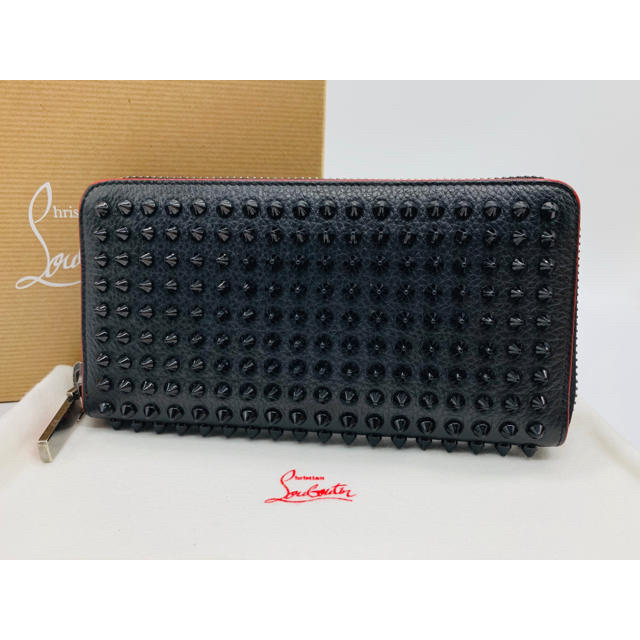 Christian Louboutin(クリスチャンルブタン)の⭐️ 良品 ルブタン パネトーネ スタッズ ジッピーウォレット 正規品 メンズのファッション小物(長財布)の商品写真