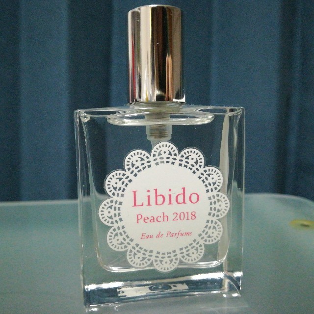 LC リビドーピーチ オードパルファム コスメ/美容の香水(香水(女性用))の商品写真