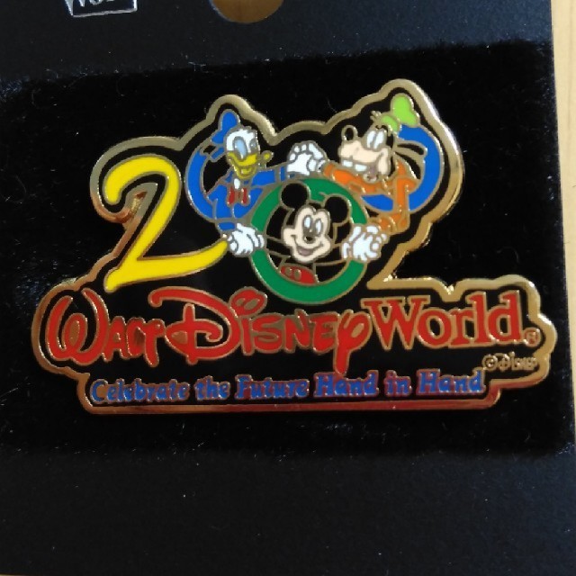 Disney(ディズニー)のディズニー　ピンバッチ　WDW2000 ディズニーワールド ミレニアム エンタメ/ホビーのアニメグッズ(バッジ/ピンバッジ)の商品写真