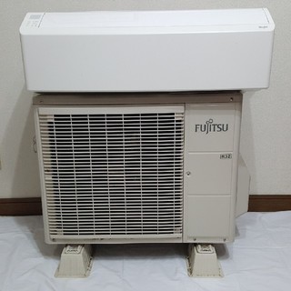 フジツウ(富士通)の富士通FUJITSUインバーター冷暖房エアコン　AS-C22F-W 　2017年(エアコン)