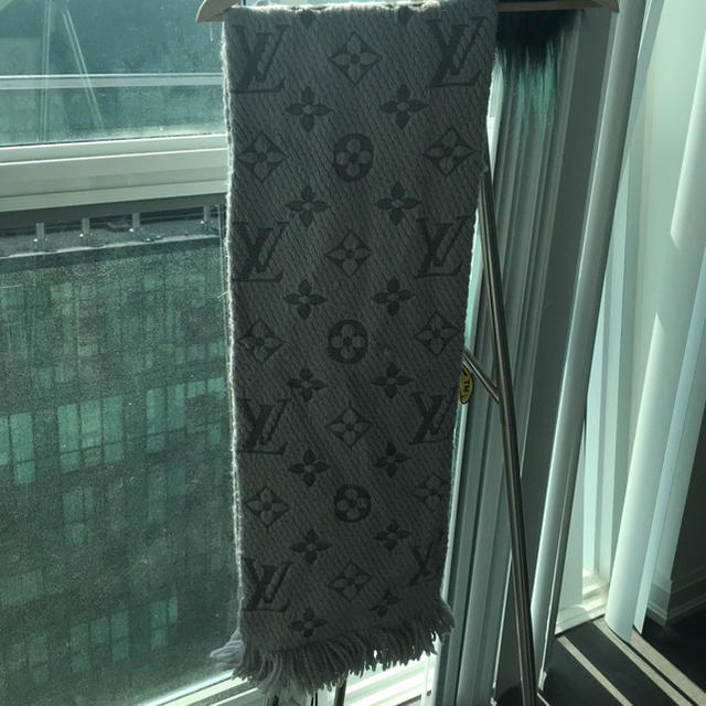 LOUIS VUITTON(ルイヴィトン)のLouis Vuitton マフラー レディースのファッション小物(マフラー/ショール)の商品写真