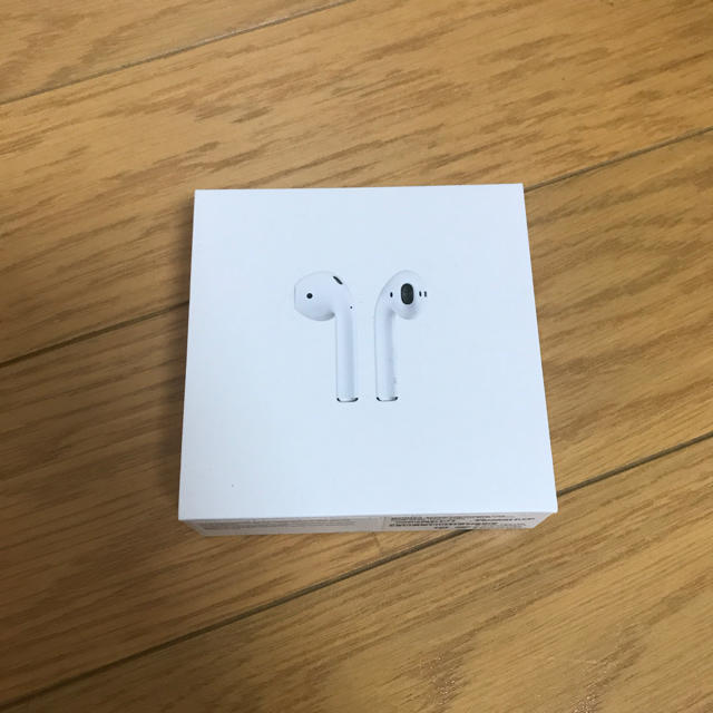 Apple(アップル)のAirPods スマホ/家電/カメラのオーディオ機器(ヘッドフォン/イヤフォン)の商品写真