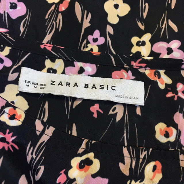 ZARA(ザラ)のZARA ブラック フラワー ジョーゼット ワンピース 美品 レディースのワンピース(ひざ丈ワンピース)の商品写真