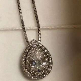 ペアシェイプダイヤ ネックレス 0.902ct Ｅ VVS1 トップのみ(ネックレス)