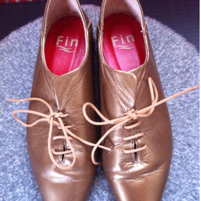 FIN金シューズ＋マーク赤パンツSET♡ レディースの靴/シューズ(ローファー/革靴)の商品写真
