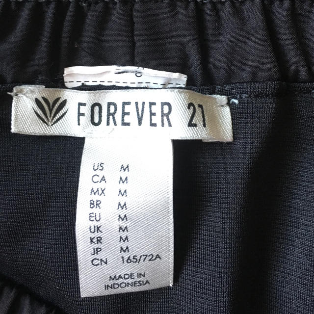 FOREVER 21(フォーエバートゥエンティーワン)のランニングウェア ショートパンツ スポーツ/アウトドアのランニング(ウェア)の商品写真