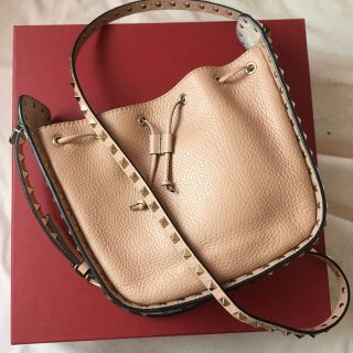 ヴァレンティノ(VALENTINO)のヴァレンティノ   ショルダーバッグ(ショルダーバッグ)