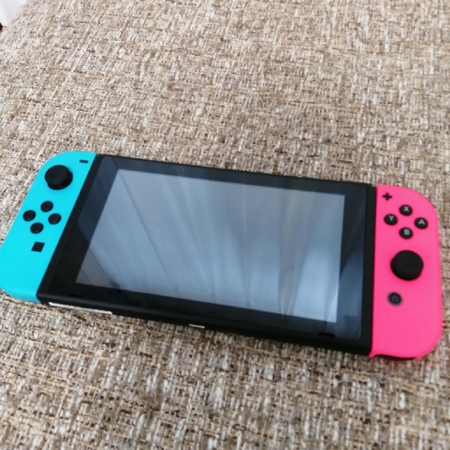 NintendoSwitch　本体＋ジョイコンLR