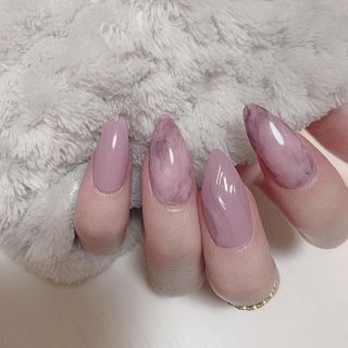 smoky marble pink nail