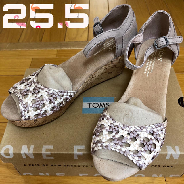 TOMS(トムズ)の★新品 米国ブランド TOMS サンダル 25.5cm アイボリー&グレー レディースの靴/シューズ(サンダル)の商品写真